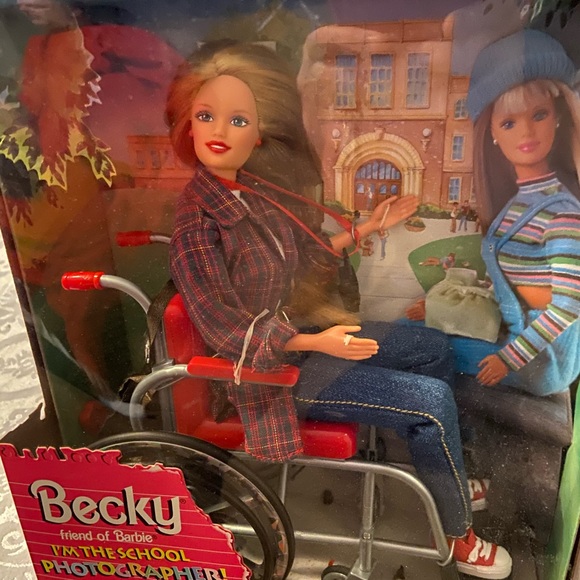NIB Becky I’m The School Photographer Barbie doll - Picture 4 of 6